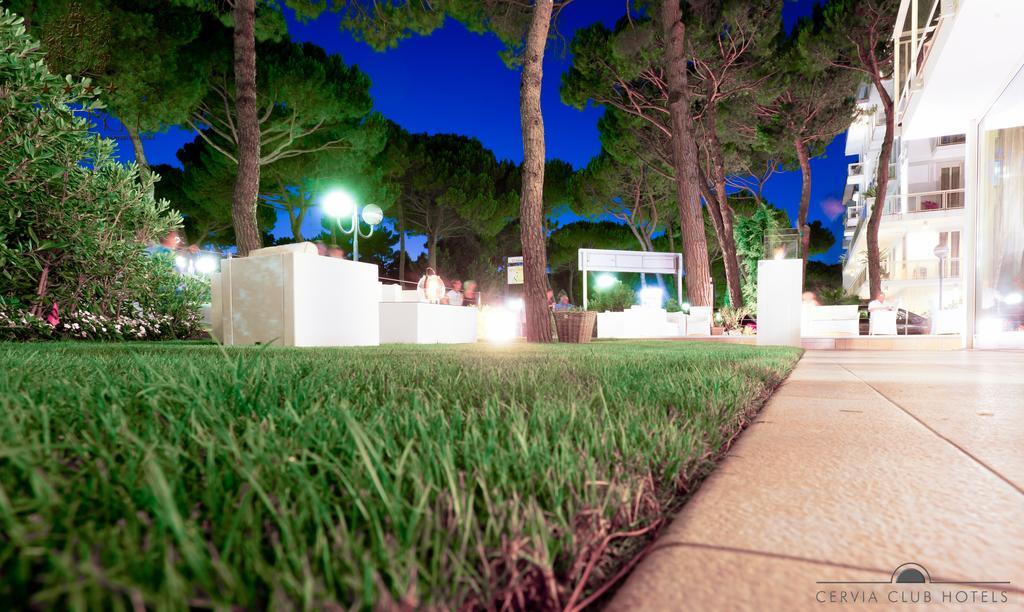 Hotel Kent Milano Marittima Exterior foto